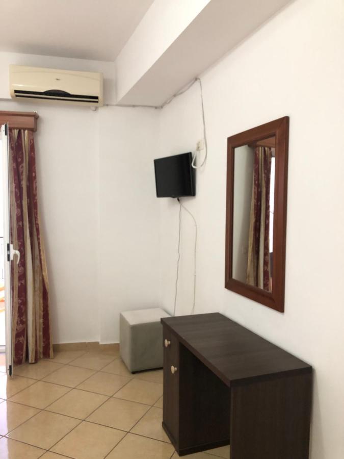 Center Hotel Pirro Himarë Exteriér fotografie
